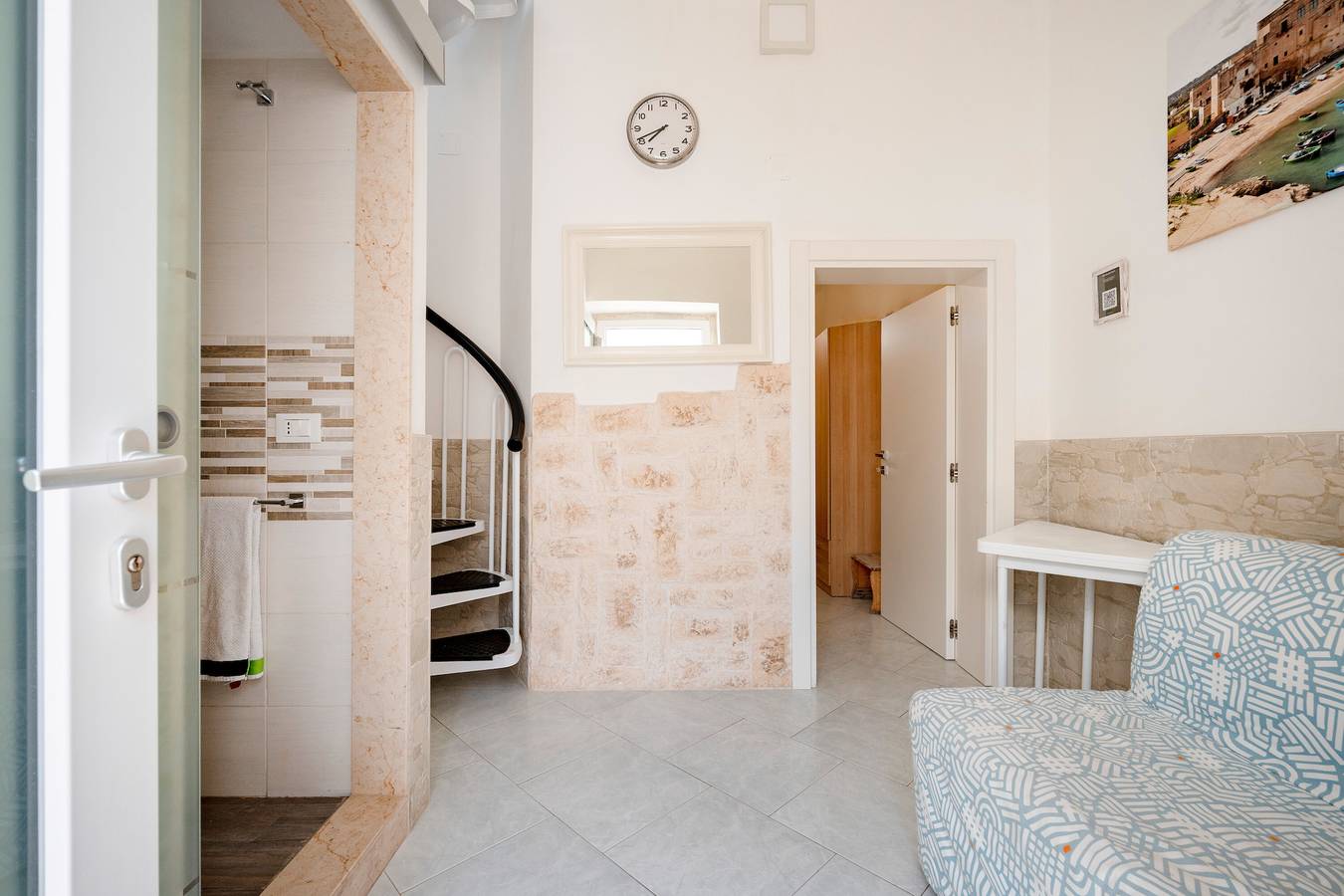 Entire apartment, Apartment 'La Veranda' with Sea View, Wi-Fi and Air Conditioning in Polignano a Mare, Bari Province
