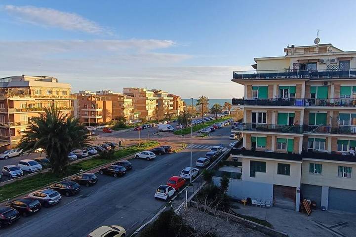 Gîte pour 5 personnes, avec balcon dans Ostie