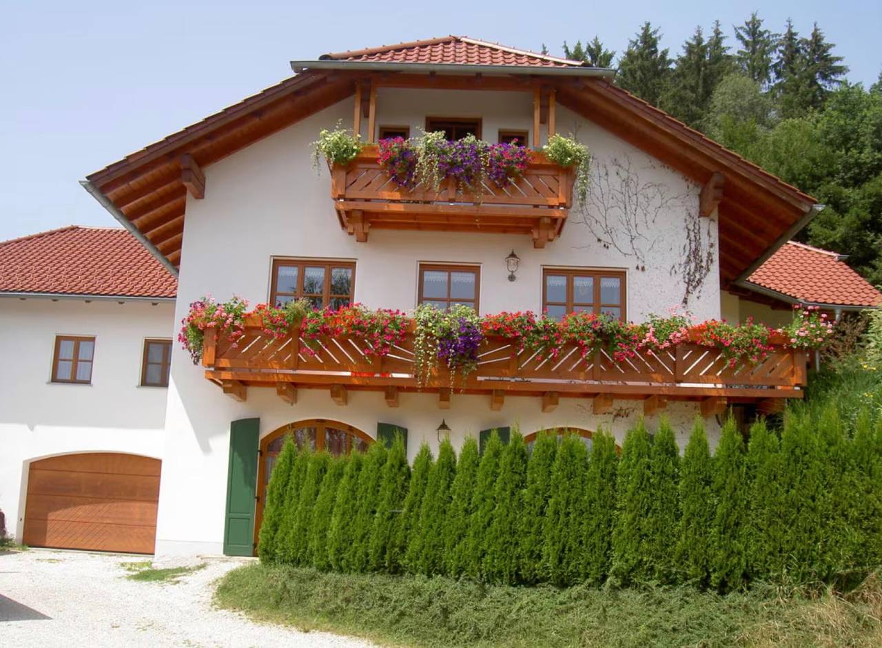 Ganze Wohnung, Ferienwohnung Scherer" mit privater Terrasse, privatem Garten und Wi-Fi in Salzweg, Passauer Land
