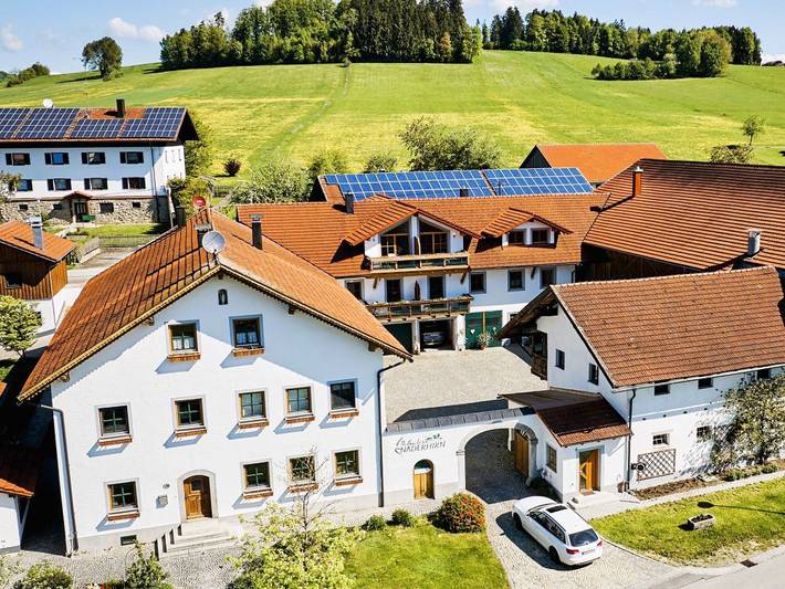 Ferme pour 6 personnes, avec terrasse et jardin, animaux acceptés à Wegscheid