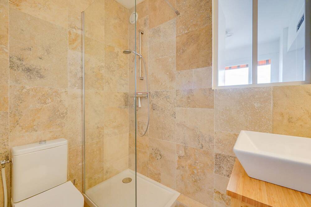 Entire apartment, L'Urban Light - Superbe T2 avec Terrasse in Le Bouscat, Bordeaux region