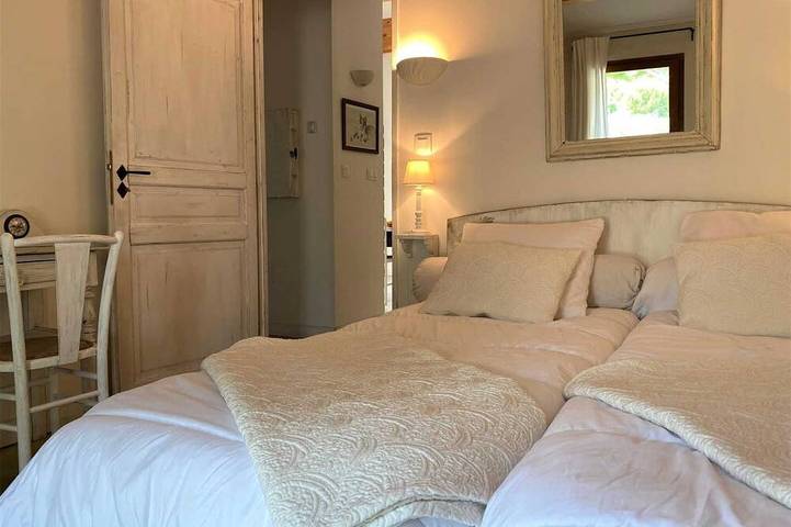 Gîte pour 4 personnes, avec piscine et jardin à Argeliers - 2