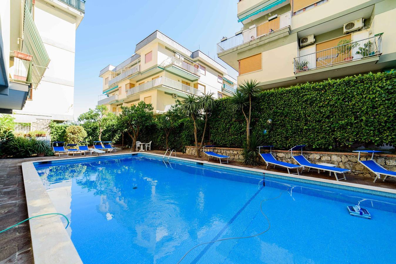 Appartement entier, Amore Rentals - Appartamento Sally con Terrazza e Vista Mare Parziale in Sorrento, Province de Naples