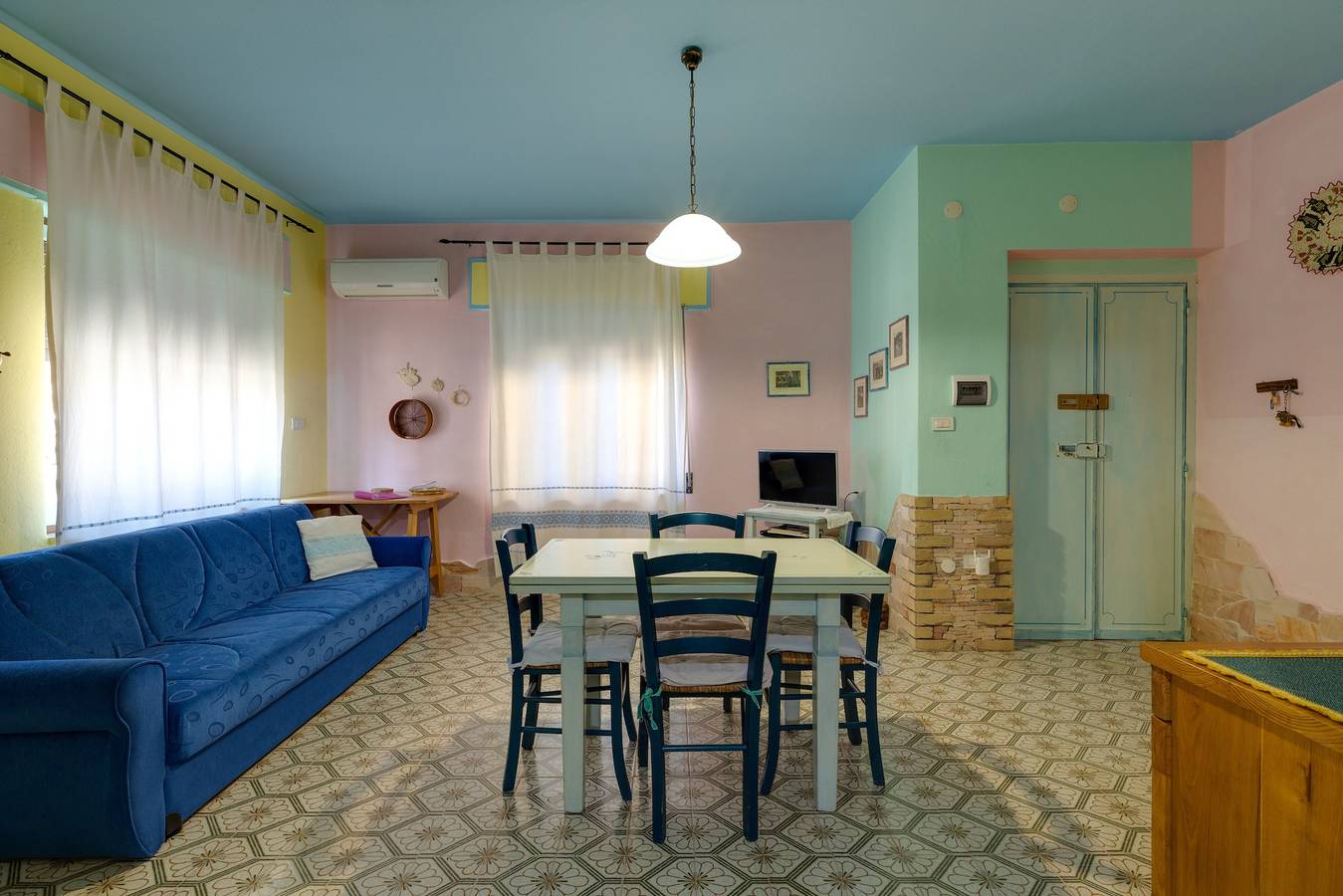 Casa vacanze “Paolo e Francesca” con giardino privato, A/C, Wi‑Fi – a 150 m dalla spiaggia in Bosa Marina, Planargia