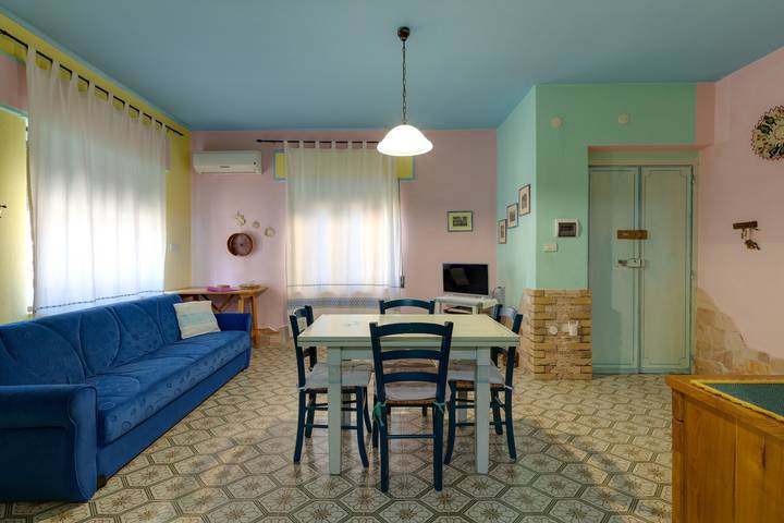 Casa vacacional “Paolo y Francesca” con jardín privado, A/A, Wi‑Fi – a 150 m de la playa in Bosa Marina, Bosa (Italia)