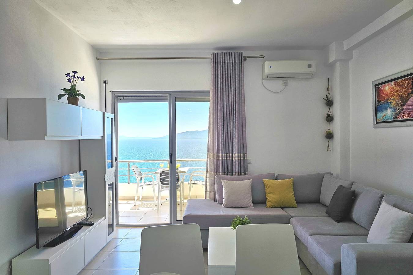 Ganze Wohnung, Ferienwohnung für 3 Personen mit Balkon in Sarandë, Vlorë