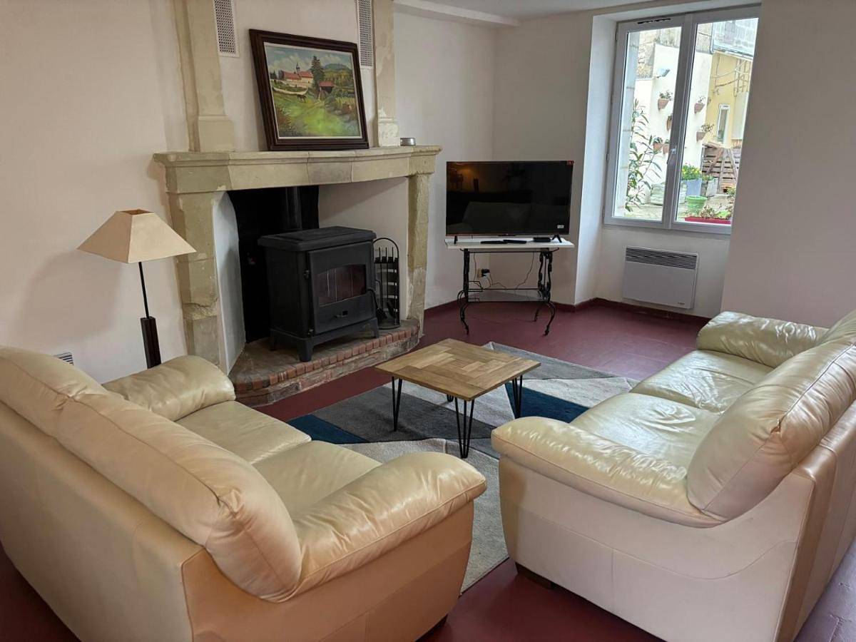 Three-Bedroom House in Les Verchers-sur-Layon, Vallée de la Loire