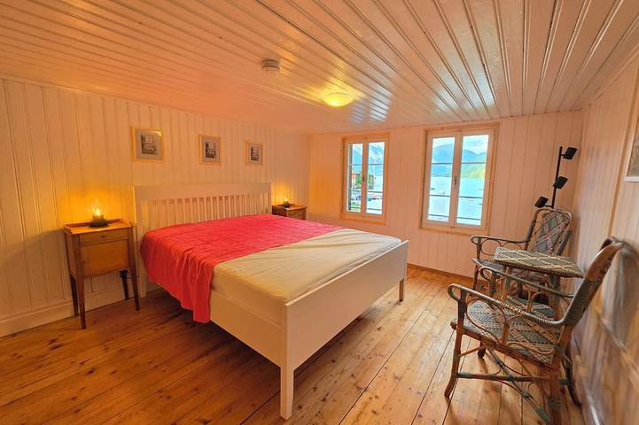 Brügg 37 - Ferienhaus am See  Direkter Seeanstoss und privater Garten in Iseltwald, Verwaltungskreis Interlaken-Oberhasli