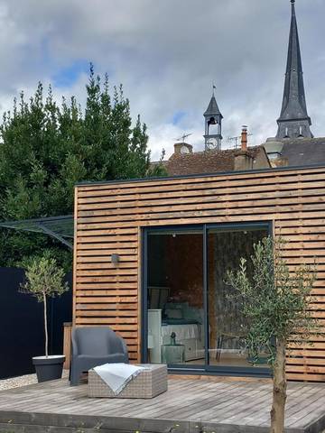 Gîte pour 2 personnes, avec jardin ainsi que vue et terrasse à Savigné-l'Évêque