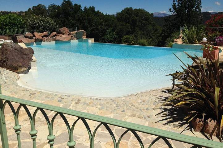 In the heart of the forest, a little paradise just a few minutes from Cannes in Frejus, Massif de l'Esterel