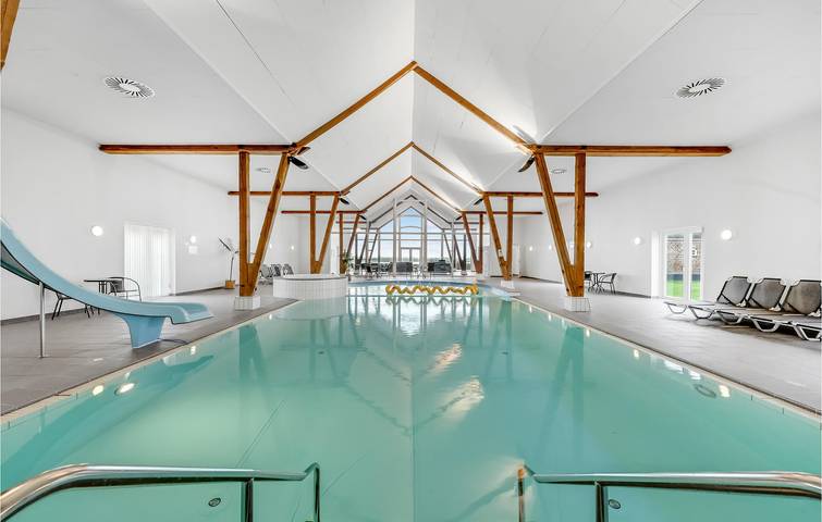 Ferienhaus für 40 Personen, mit Whirlpool und Terrasse sowie Garten und Sauna an der Westküste Dänemarks