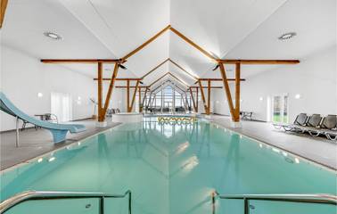 Ferienhaus für 36 Personen, mit Whirlpool und Sauna sowie Garten und Terrasse in Dänemark an der Nordsee