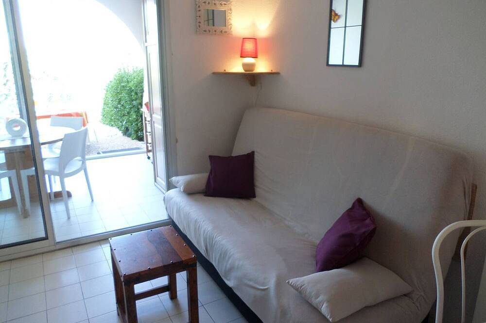 Entire apartment, Cozy F2 in Balaruc with garden, 4 sleeps in Balaruc-les-Bains, Côte d'Améthyste