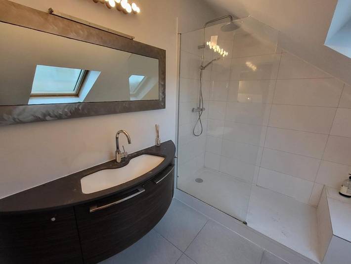 Location de vacances pour 2 personnes, avec jardin ainsi que vue et terrasse à Escolives-Sainte-Camille - 3