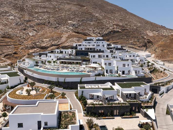 Resort per 3 persone, con Balcone e Terrazza nonché Giardino e Piscina in Santorini