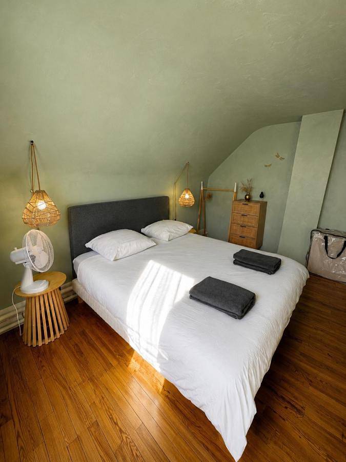 Appartement entier, Two-Bedroom Apartment in Le Vaudreuil, Région de Les Andelys