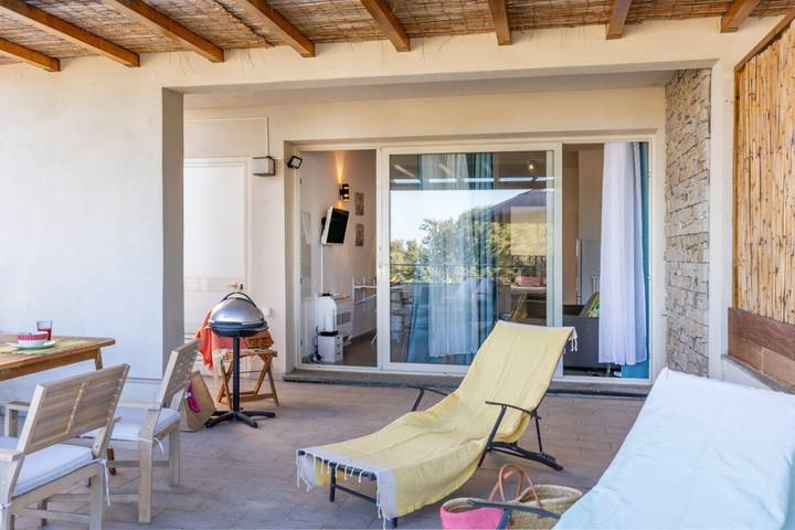 Gîte pour 4 personnes, avec terrasse, adapté aux familles dans Sant Ambroggio - 4