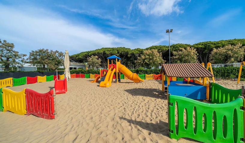 Camping für 4 Personen, mit Terrasse in Lido di Jesolo - 3