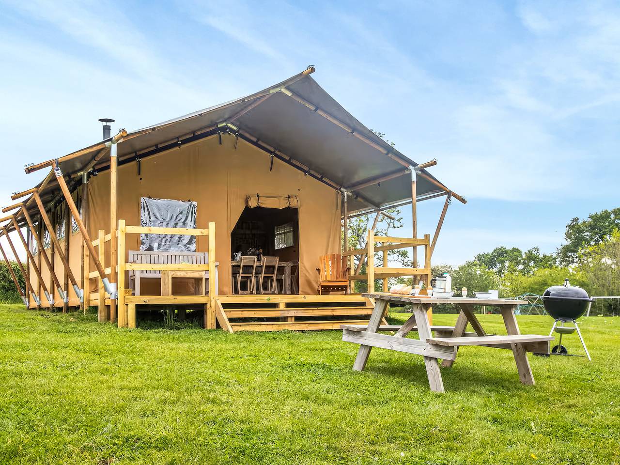Entire apartment, Cuckoo - Safari Tent - Ukc8981 in Sherfield English, Hampshire