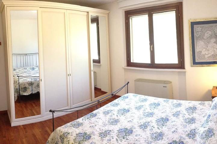 Casale al Mare 2 (aire acondicionado la casa adosada con parking wi-fi y bicicleta) in Loreto, Provincia de Ancona