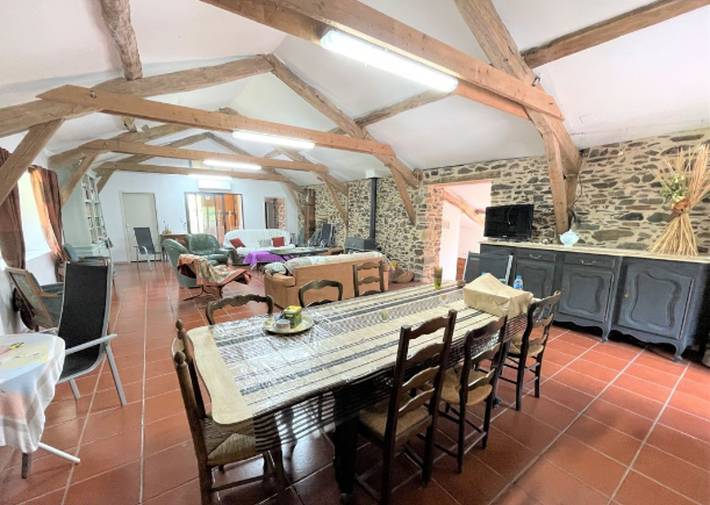 Location de vacances pour 6 personnes, avec terrasse et jardin à Bagnac-sur-Célé