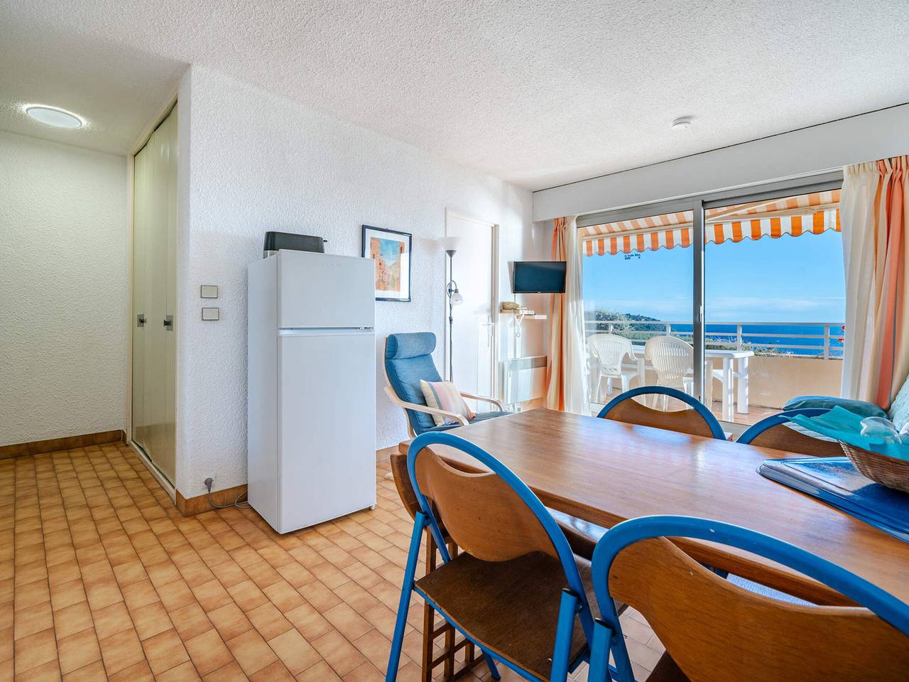 Entire apartment, Apartment for 8 with Wi-Fi, sea view in Roquebrune-Cap-Martin, Mediterranean Coast (France)