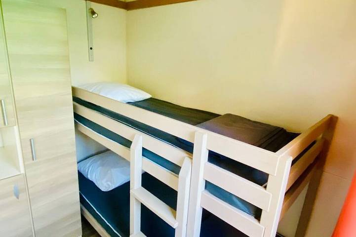 Gîte pour 4 personnes, avec piscine et terrasse, animaux acceptés à Camon - 4