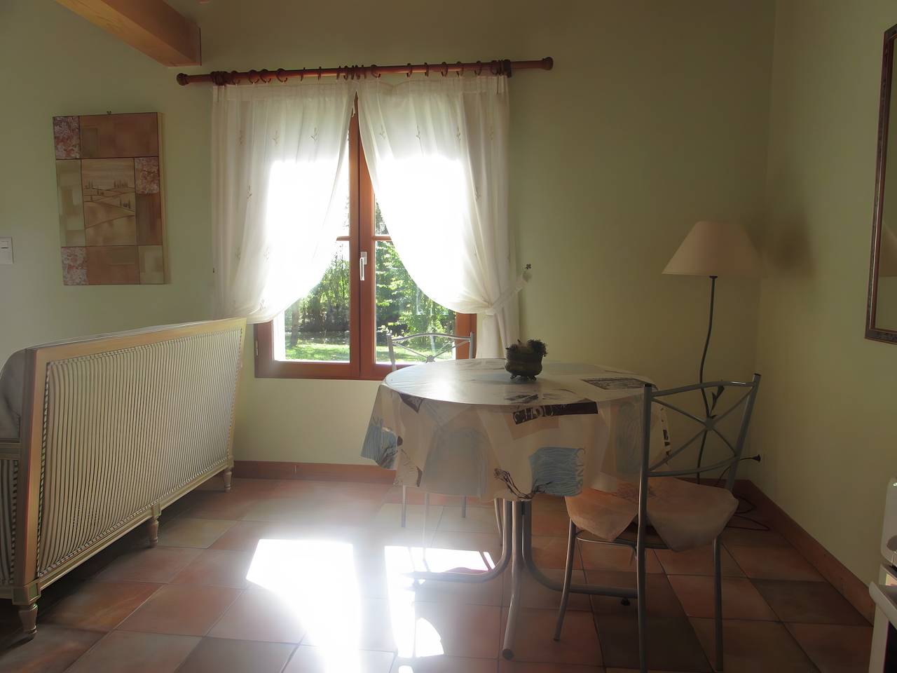 Un cocon douillet, le nénuphar un refuge parfait avec piscine in Nalliers, Fontenay-le-Comte