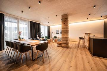 Hütte für 8 Personen, mit Sauna und Balkon sowie Garten in Bad Mitterndorf