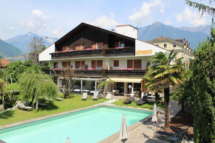 Hôtel pour 2 personnes, avec jardin ainsi que terrasse et piscine