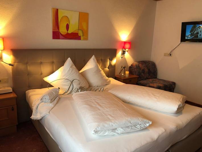 Doppelzimmer mit Etagendusche/Etagen-Wc in Ischgl, Verwall