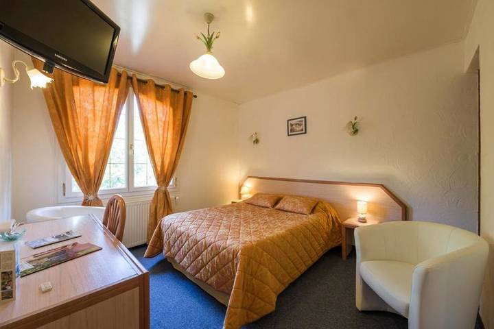 Hôtel pour 3 personnes, avec jardin et piscine, animaux acceptés