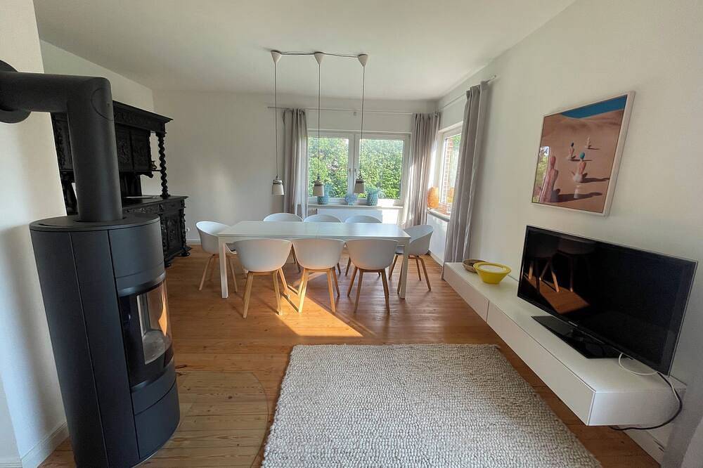Genießen Sie Ihren Urlaub in diesem toll ausgestatteten, komfortablen Ferienhaus in Nordenham, Wesermarsch