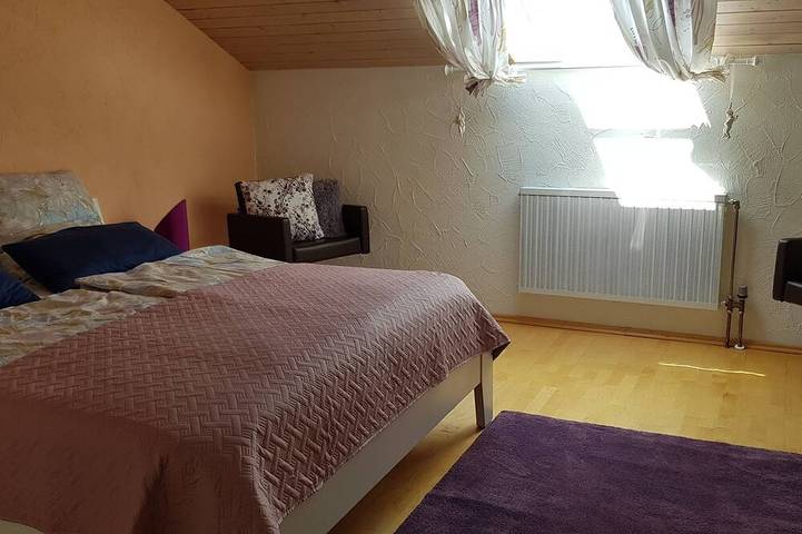 Ganze Wohnung, Großzügige Ferienwohnung in der Schlössergemeinde Küps in Küps, Oberfranken