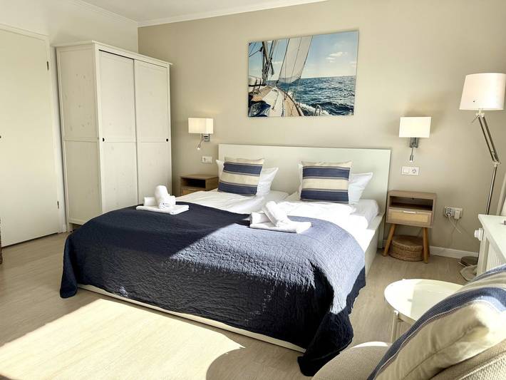 Ganze Wohnung, Helles App. für 2 Pers. - Balkon, Stellplatz, Wlan. Haustiere erlaubt. in Nordfriesische Inseln (Schleswig-Holstein) (Schleswig-Holstein), Wenningstedt