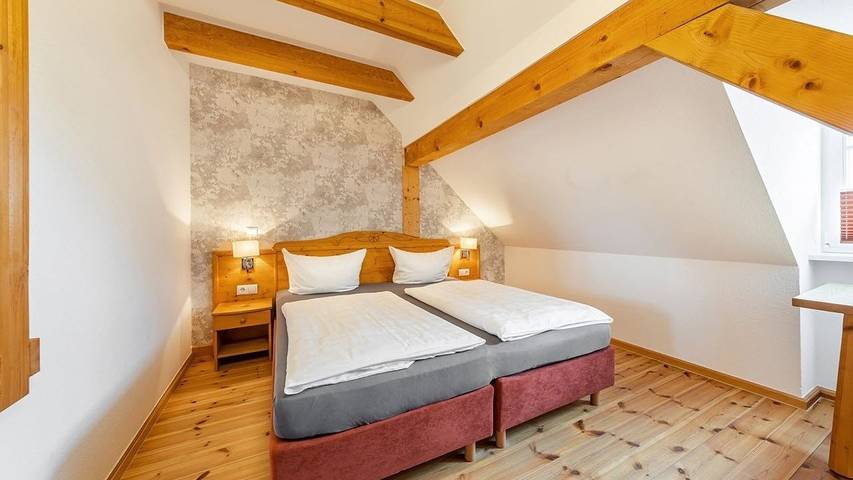 Ferienwohnung für 6 Personen, mit Sauna und Garten in Rudolstadt