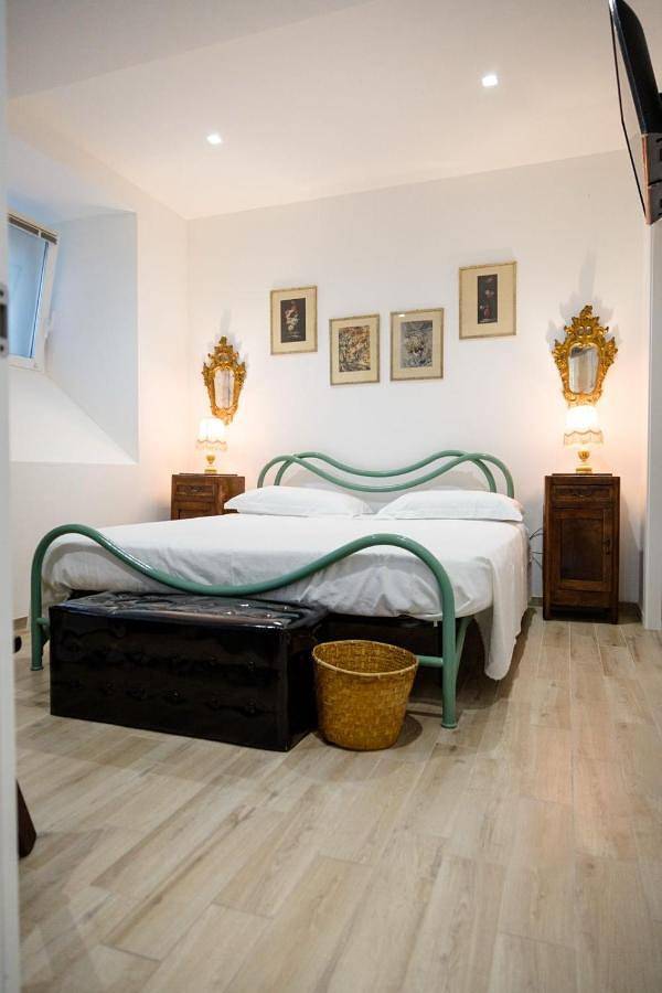 B&B Casa Rosso - Le Cantine in Cisano sul Neva, Riviera di Ponente