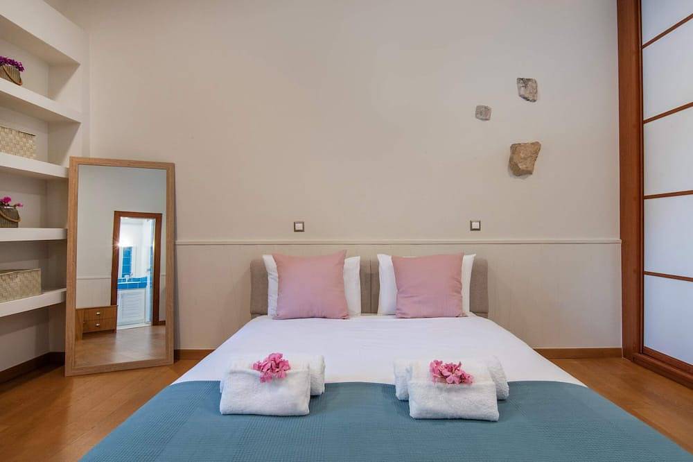 The Saronic Villa - Jungle on the sea in Agii Theodori, Korinthia