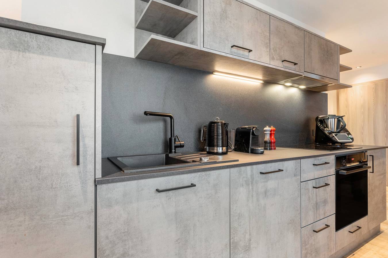 Ganze Wohnung, Ferienwohnung "Grauzone Grossarl App. Nr. 6 View" mit Bergblick, privater Terrasse und Wi-Fi in Großarl, Ski Amadé