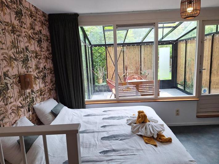 Ferienwohnung für 3 Personen, mit Ausblick und Garten in Rotterdam