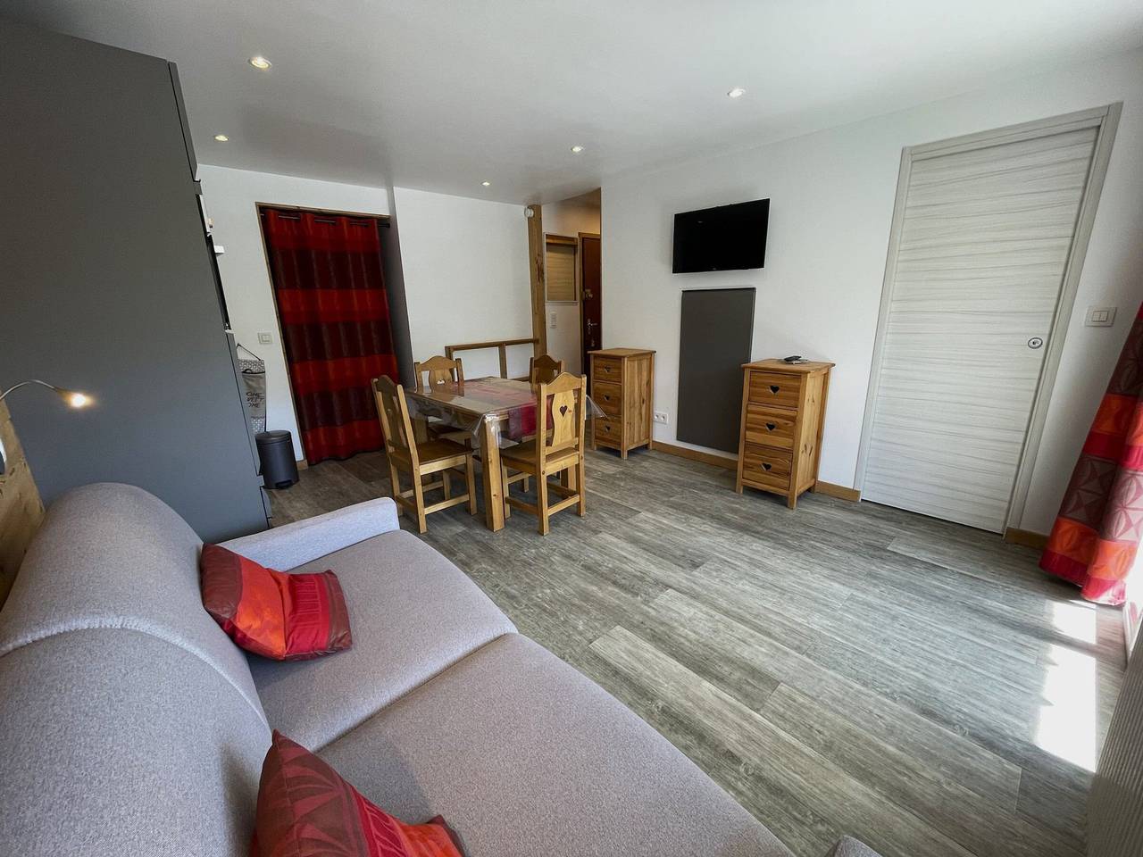 Ganzes Studio, Renoviertes Studio für 4, direkt an Pisten, La Croisette, Les Menuires in Les Menuires, Saint-Martin-de-Belleville