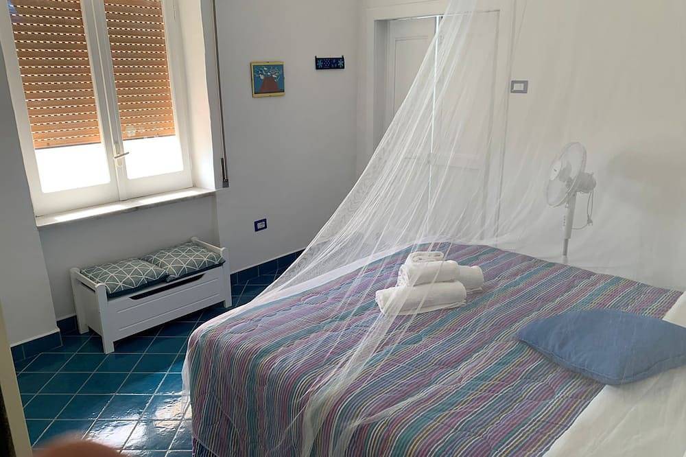 Ganze Wohnung, Appartament located in Furore, with amazing view of the Amalfi coast. in Furore, Amalfiküste
