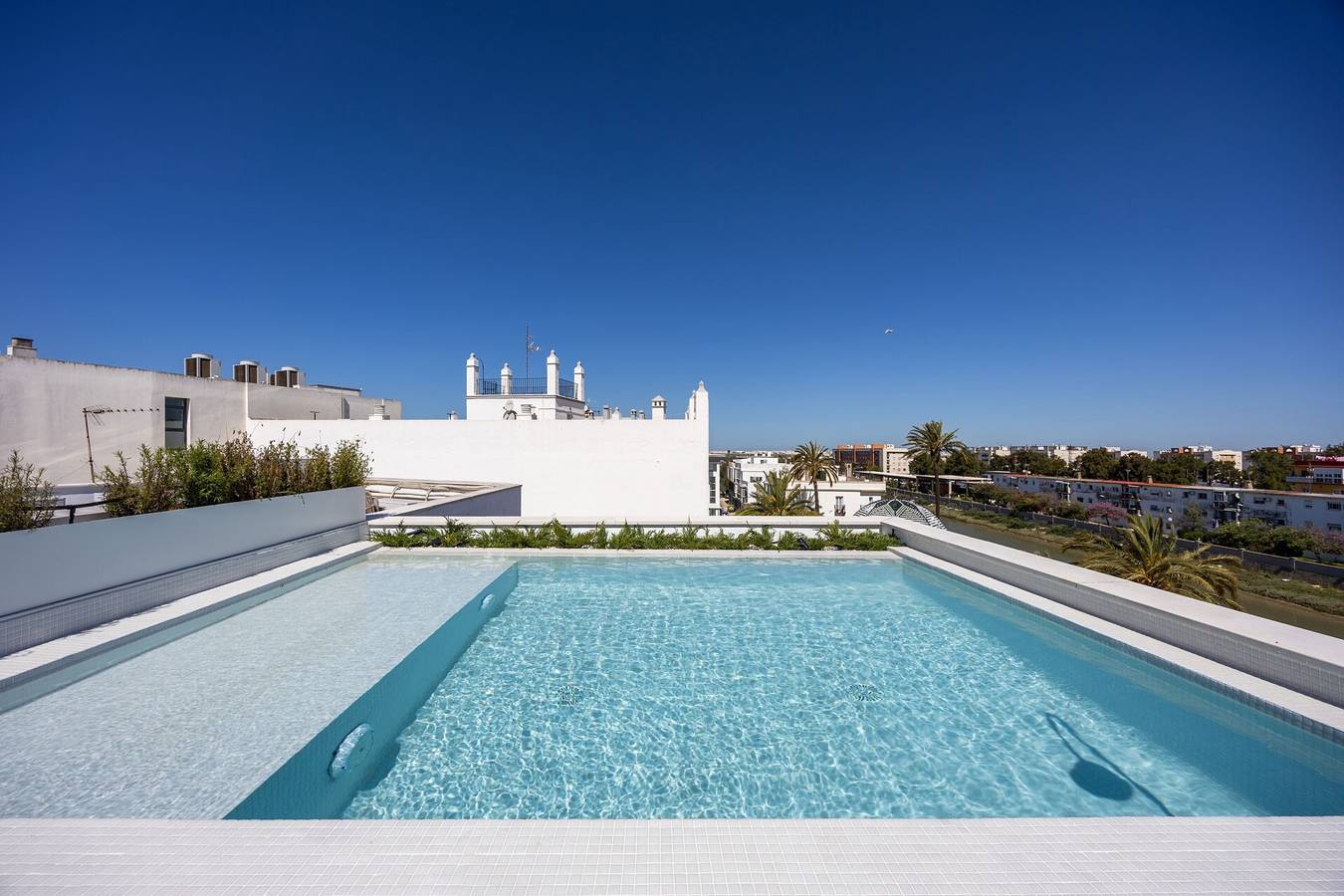Entire apartment, Apartment 'Balcón Luxury 2' with Balcony, Wi-Fi and Air Conditioning in Chiclana de la Frontera, Costa de la Luz
