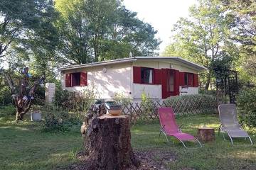 Gîte pour 4 personnes, avec terrasse et jardin, animaux acceptés à Épeigné-les-Bois