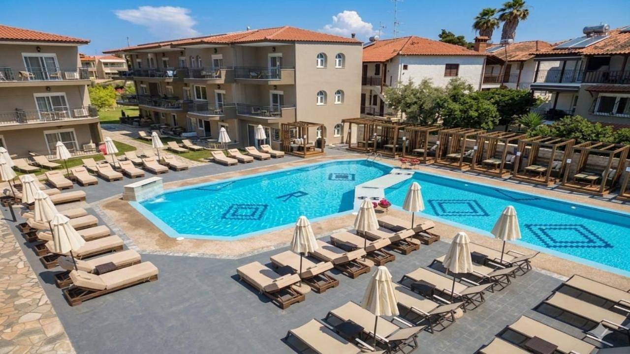 Royal Hotel and Suites in Polychrono, Cassandra