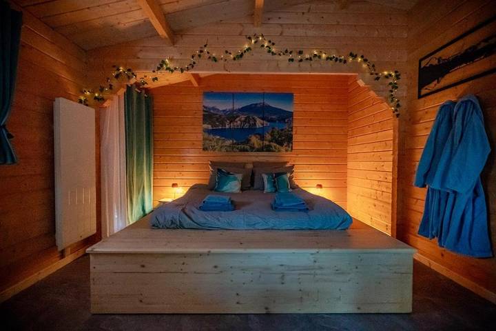 Cottage pour 2 personnes, avec jacuzzi ainsi que terrasse et sauna