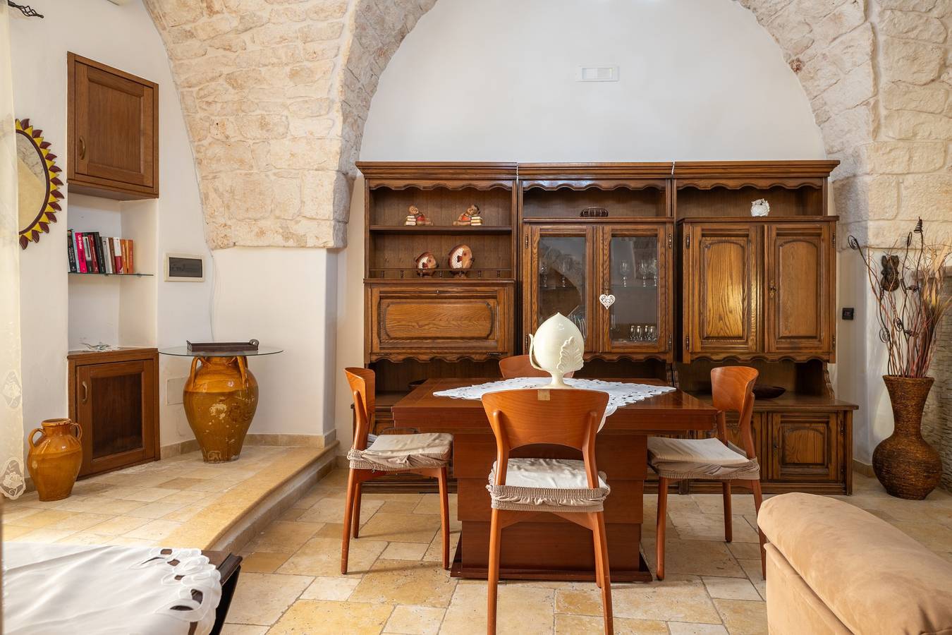 Entire apartment, Apartment 'La Dimora In Ostuni' with Air Conditioning in Ostuni, Salento