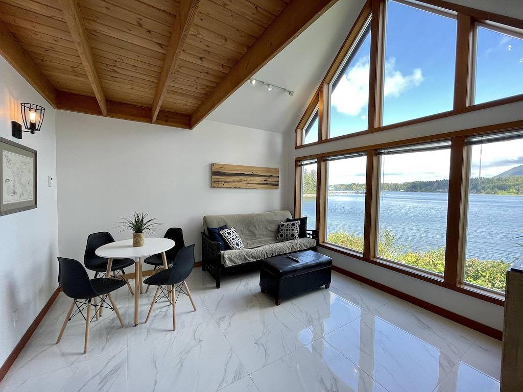 Private Kabine und Whirlpool am Meer! Schläft 4 in Ucluelet, Alberni-Clayoquot Regional District