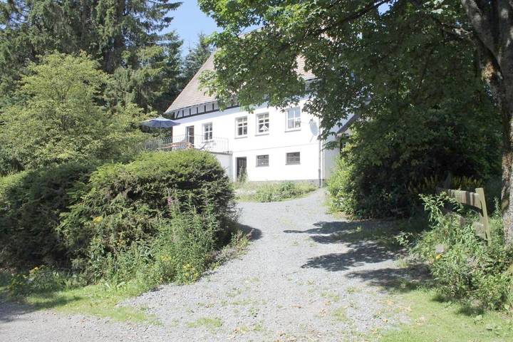 Villa für 12 Personen, mit Balkon und Terrasse sowie Garten und Ausblick in Winterberg - 3
