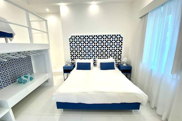 Apartamento entero, House near the sea with Jacuzzi pool, terrace - solarium and garden in Meta, Sorrento Coast